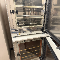 Thermo HERAcell vios 160i Double Stack CO2 Incubator image 3